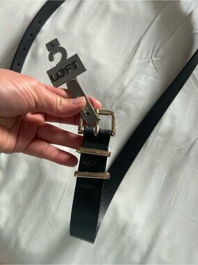 Loft skinny black belt